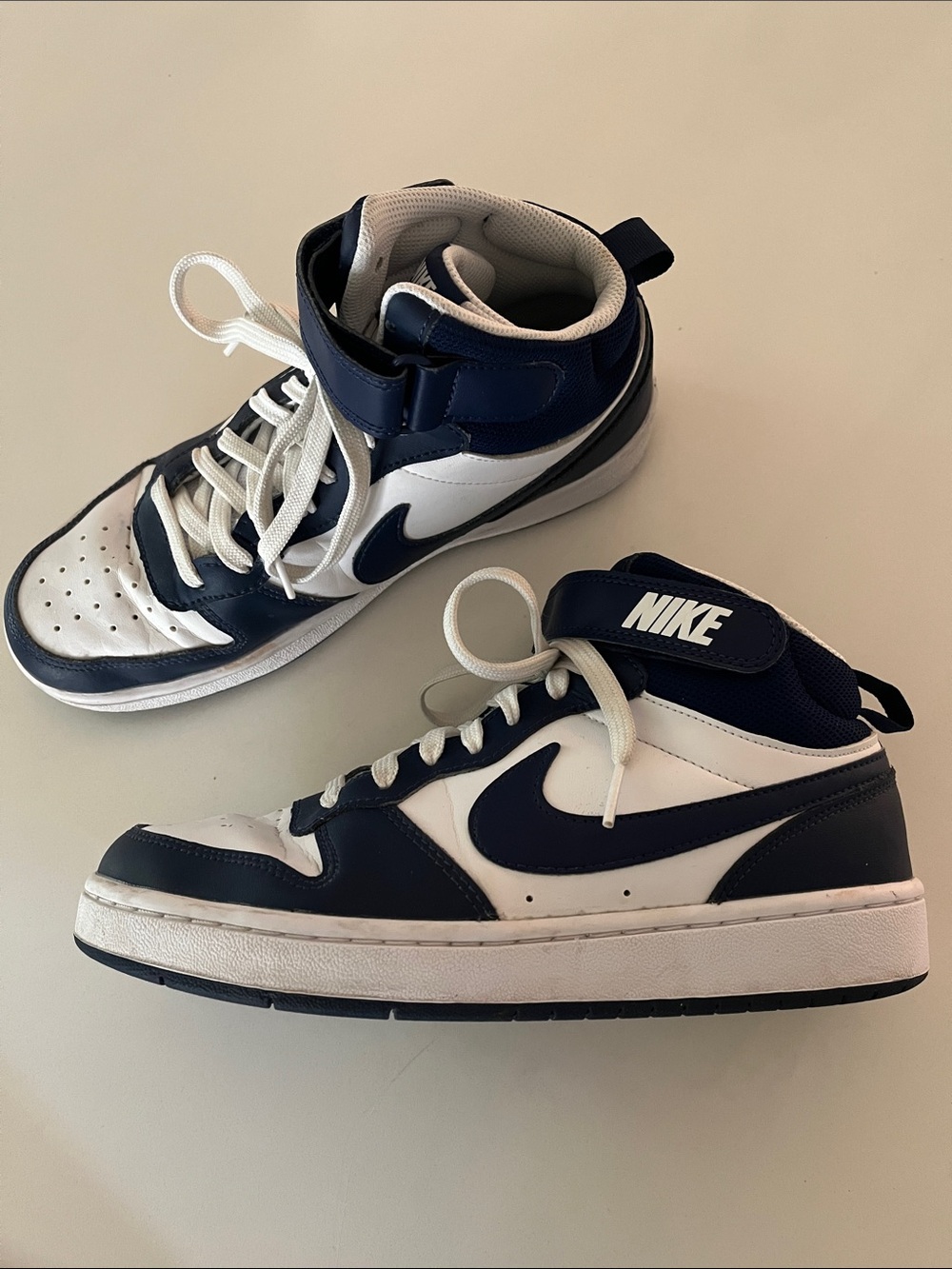 Boys Nike Court Borough Mid - Navy/White size 6.5Y - Picture 1 of 10